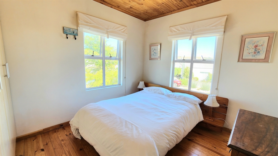 5 Bedroom Property for Sale in Country Club Western Cape